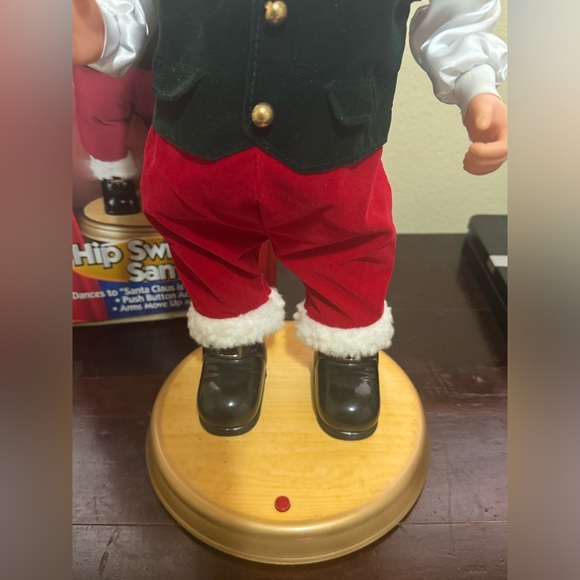 Vintage Christmas Gemmy 1998 Hip Swinging Santa - Tested - Picture 7 of 11
